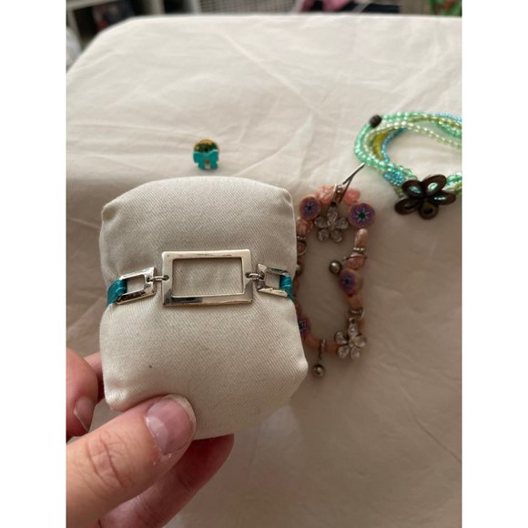 3 Bracelets and a pin - Beaded Colorful Bracelets / Ribbon Rectangle Bracelet - Picture 5 of 12